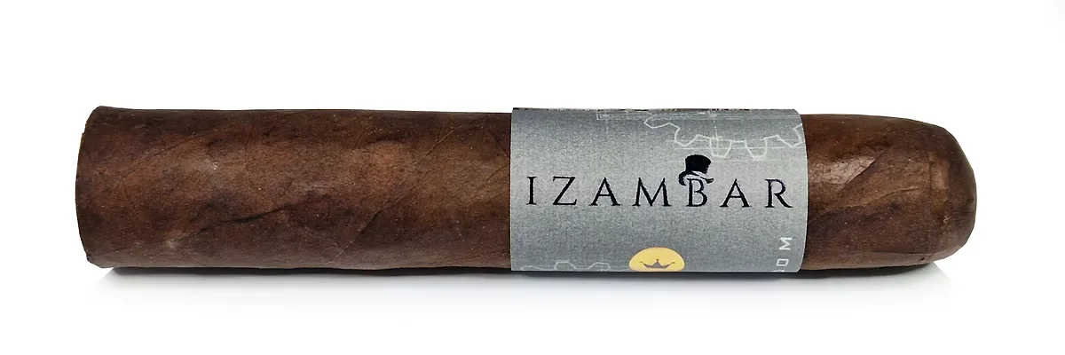 Пурата IZAMBAR KINGDOM със сребърния си пръстен